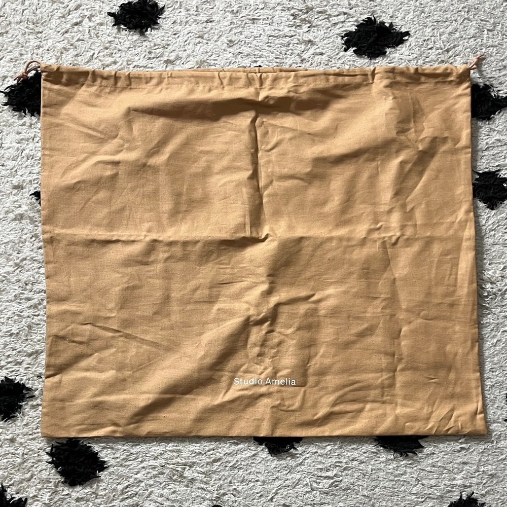Studio Amelia Camel Dust Bag 23x20 in